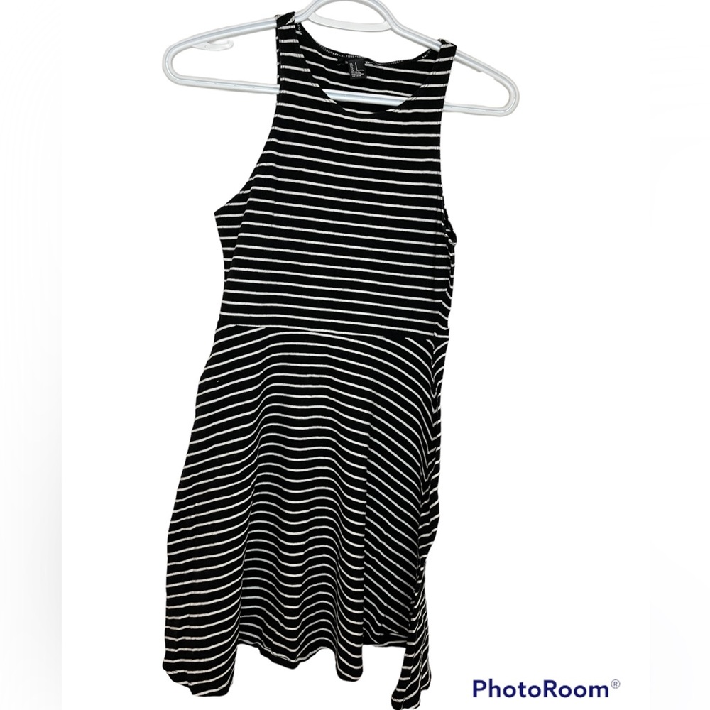 Forever 21. Womens skater dress. Size small. Black and white strip. GUC